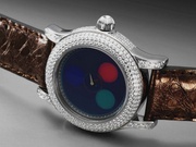 Extravaganza model with dial of 3 colored circles – Image courtesy EWG 